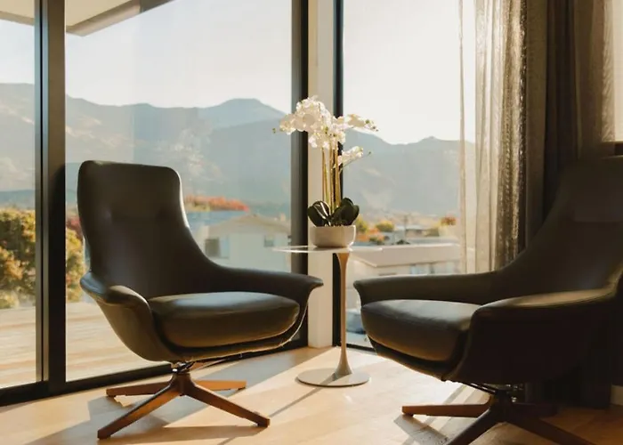 Aurora, Luxury In The Heart Of